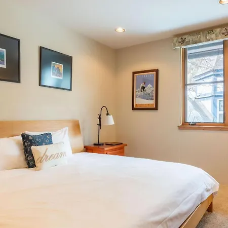 Holiday home Owl Meadows 24 By Avantstay