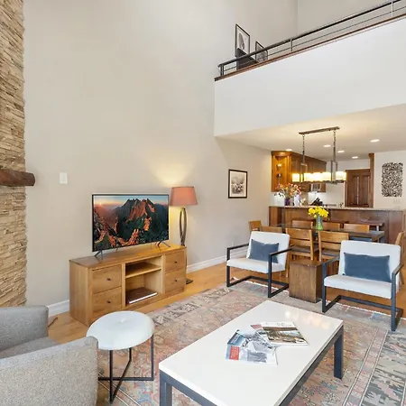 Apartment Slopeside Paradise Penthouse At Lift 7, Views, Fireplace, Deck, Hot Tub *