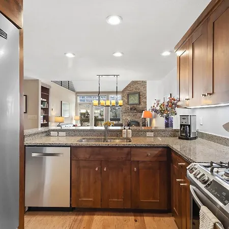 Apartment Slopeside Paradise Penthouse At Lift 7, Views, Fireplace, Deck, Hot Tub Telluride