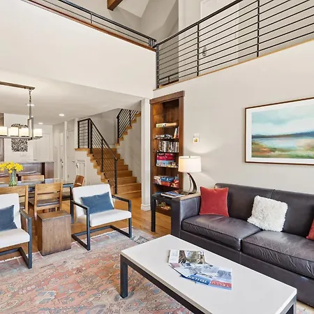 Slopeside Paradise Penthouse At Lift 7, Views, Fireplace, Deck, Hot Tub Apartment *