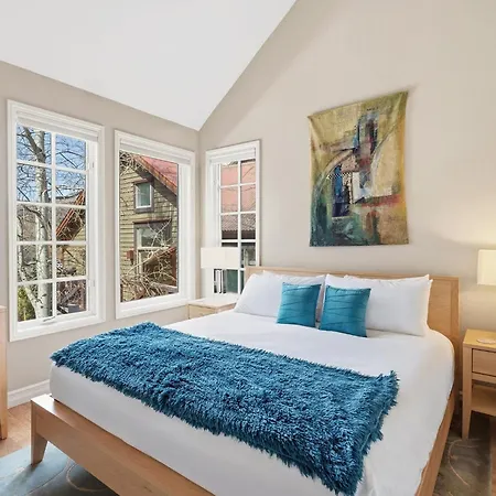 Slopeside Paradise Penthouse At Lift 7, Views, Fireplace, Deck, Hot Tub Apartment *