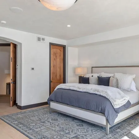 Villa Vista Haus At Country Club - Private Golf And Retreat! Telluride