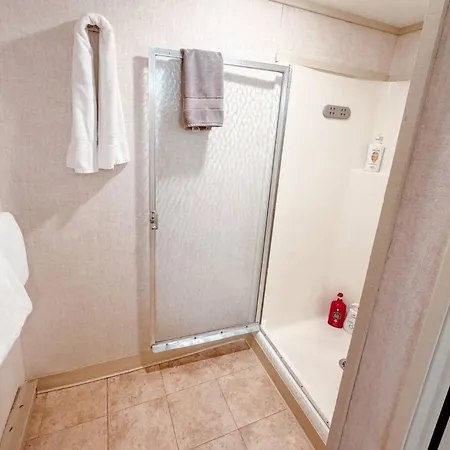 So Davis St 333 Unit #414 ~ Mountaineer Holiday home