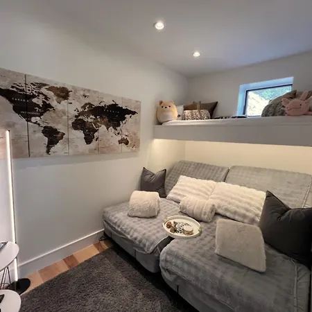 Basecamp At Valley Floor - Views And Wildlife! Holiday home