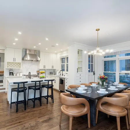 425 Depot Ave Holiday home