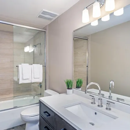 Apartment In Out In Town! Area Views, Fireplace, Hot Tub