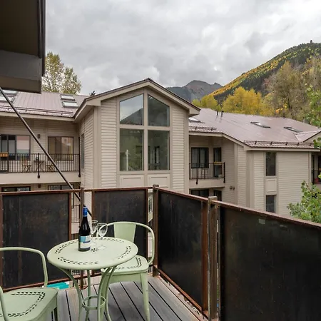 Apartment Big & Bright Hidden Gem With Garage, Hot Tub, Lux Kitchen *