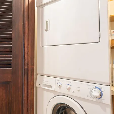 Apartment Big & Bright Hidden Gem With Garage, Hot Tub, Lux Kitchen