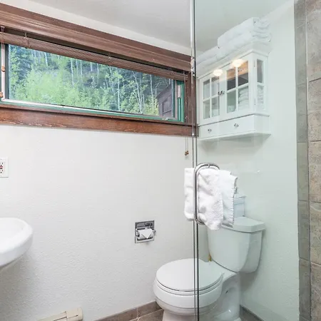 Manitou 7 By Alpine Hotel
