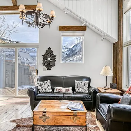 Double Diamond Ski-in/ski-out *