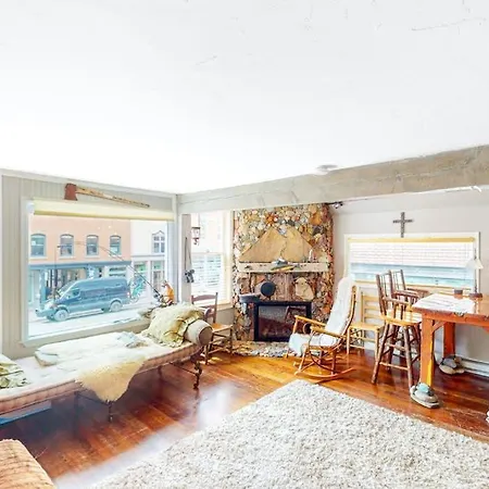Colorado Ave East 215 - The Historic Apartment *