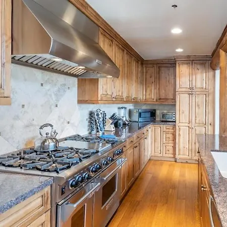 On Sundance 122 - Pine Palace Apartment *