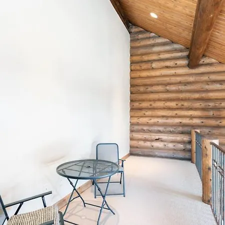 On Sundance 122 - Pine Palace Apartment *