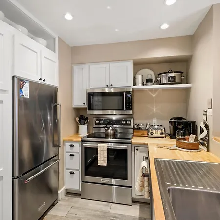 In Out In Town! Area Views, Fireplace, Hot Tub Apartment *