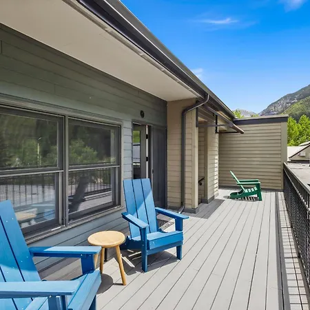 Apartment In Out In Town! Area Views, Fireplace, Hot Tub *