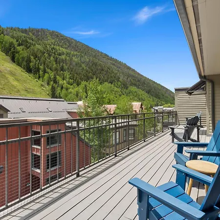 In Out In Town! Area Views, Fireplace, Hot Tub