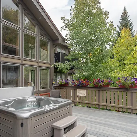 Apartment Big & Bright Hidden Gem With Garage, Hot Tub, Lux Kitchen *