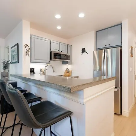 Etta Place Too - Hot Tub W View - Ski-in Ski-out Apartment