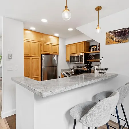 Apartment Cimarron 33 *