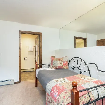 Manitou 4 By Alpine Hotel *