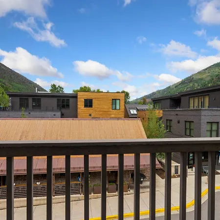 Comfy Casual Near Gondola & Main Street! Needle Rock 3 Apartment *