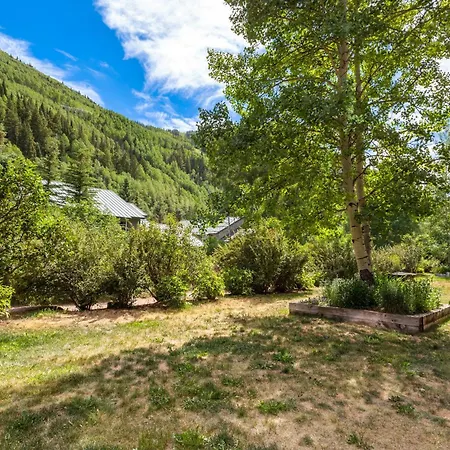 Ground Floor On River Trail, Walk To