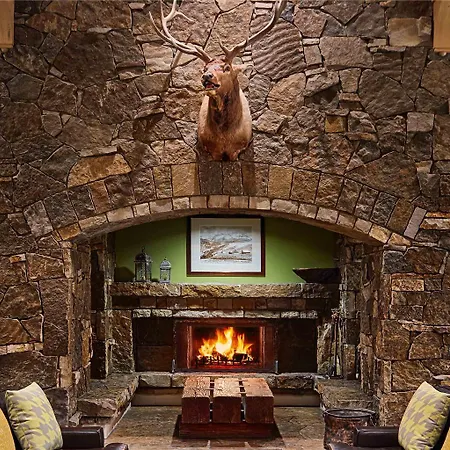 Fairmont Heritage Place, Franz Klammer Lodge *