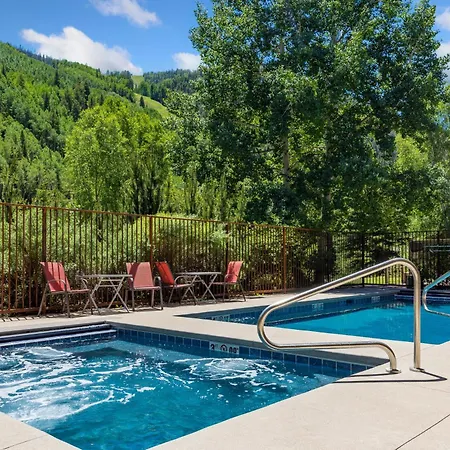 Cloud Nine, Walk To Gondola, Floor On River & Hot Tub *