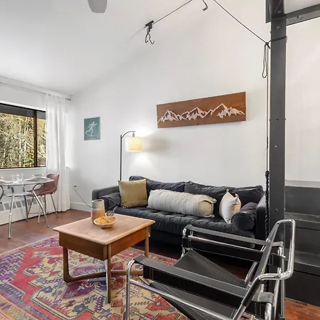 Apartment Tomboy 144