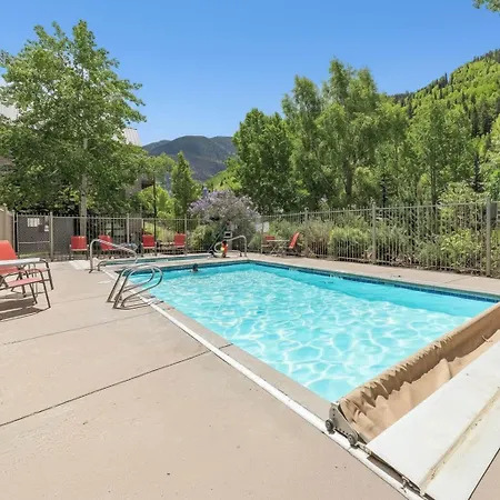 Holiday home In Out Hot Tub Pool & River Views Telluride