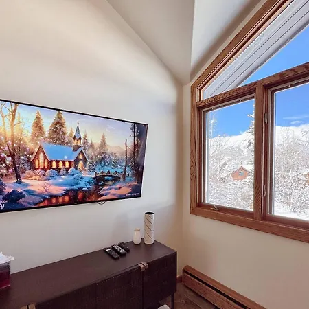 Holiday home Benchmark Dr 101 ~ *