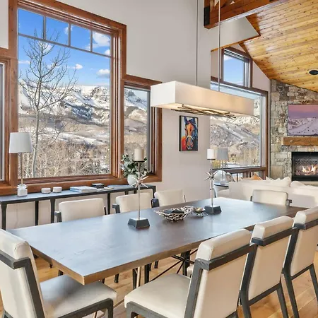 Aj Drive 133 ~ Alpenglow Holiday home *