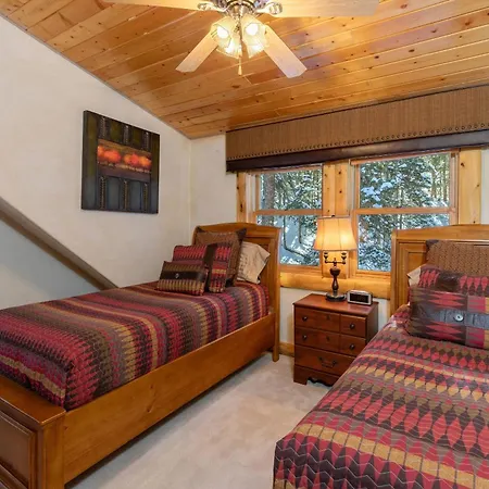 San Joaquin Rd 162 ~ Spruce Splendor Holiday home *