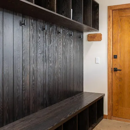 Benchmark Dr 101 Holiday home