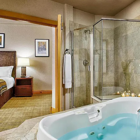 Fairmont Heritage Place, Franz Klammer *
