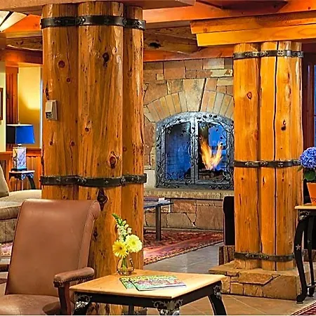 Hotel At Lost Creek