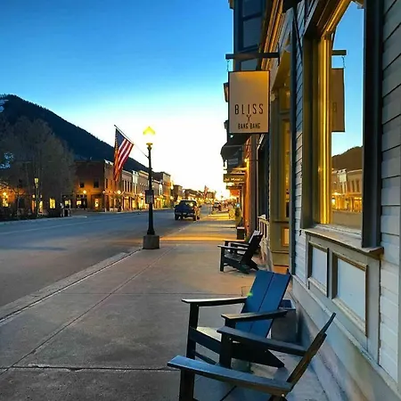Family Friendly Mainstreet Townhome Apartment Telluride