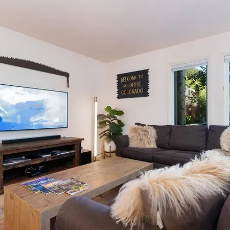 Etta Place Too - Hot Tub W View - Ski-in Ski-out Apartment *