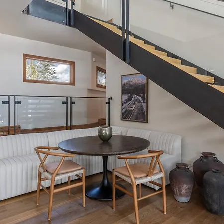 Holiday home Benchmark Dr 101 *