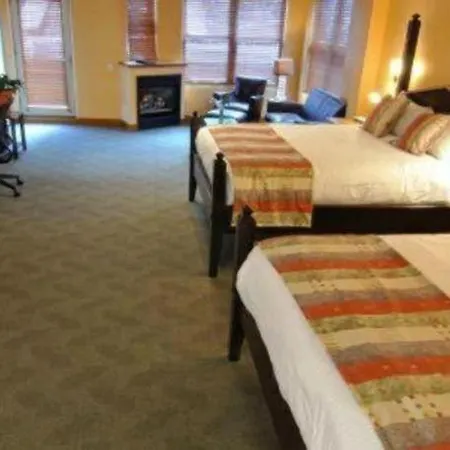 Camels Garden Hotel