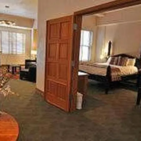 Hotel Camels Garden