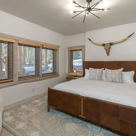 Renovated In 2026 Mountain Village Luxury Retreat Holiday home