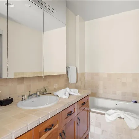 Holiday home Mountain Village Gem Ski-in-out Steam Shower *
