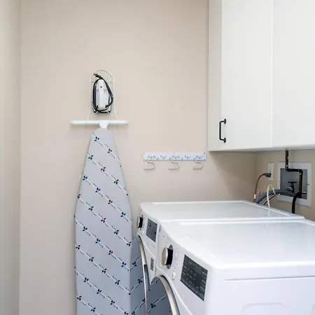 Slopeside Retreat Townhouse Holiday home *