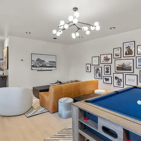 Renovated In 2026 Mountain Village Luxury Retreat Holiday home