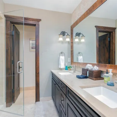 Slopeside Reserve Apartment