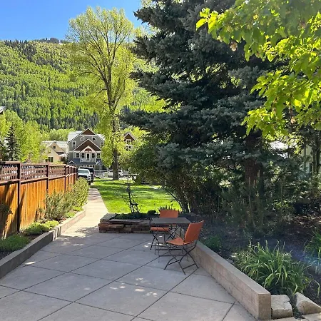 In Town Slope View With Sunny Patio Apartment *