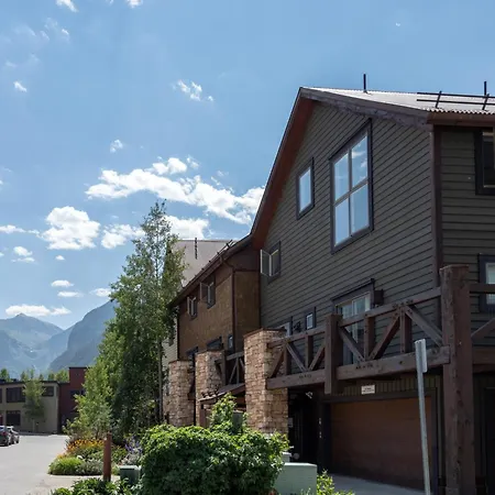 Slopeside Hideaway