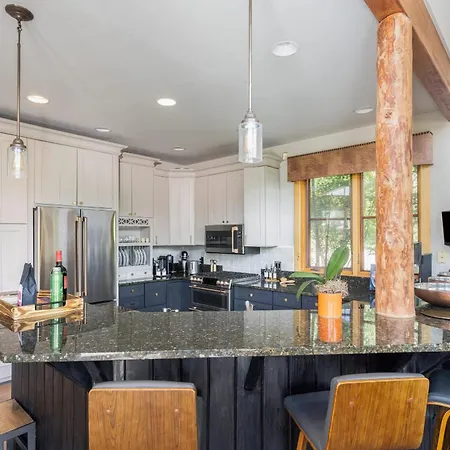 Scenic Mountain Village - Hot Tub Gym Holiday home