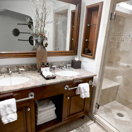 Holiday home Luxury 5 Star Private Madeline